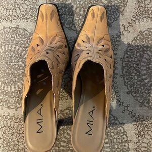 Mia tan leather heel mule